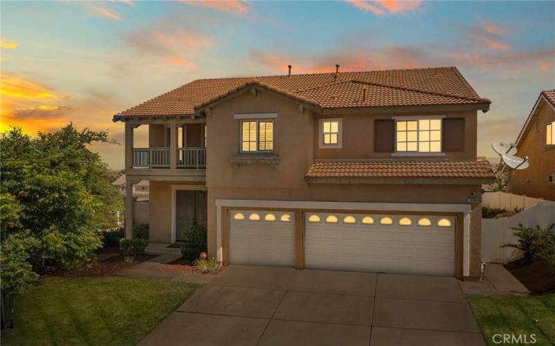 ELEGANT 2-STORY HOME AT SUNSET