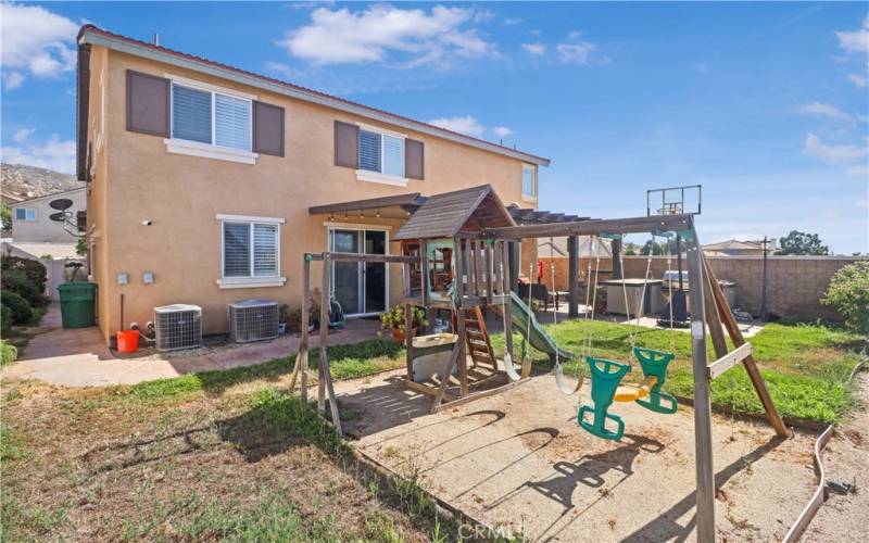 SPACIOUS BACKYARD WITH PLAY AREA