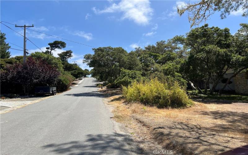 Looking East up Warren Rd