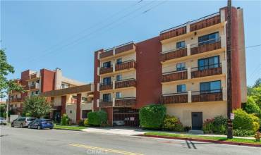 8710 Independence Avenue 301, Canoga Park, California 91304, 2 Bedrooms Bedrooms, ,2 BathroomsBathrooms,Residential,Buy,8710 Independence Avenue 301,SR24131383