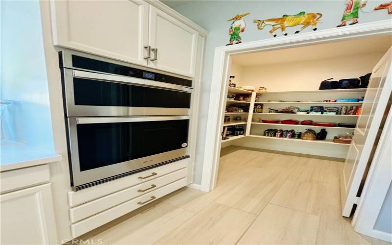 Integrated Microwave and Oven on the wall.