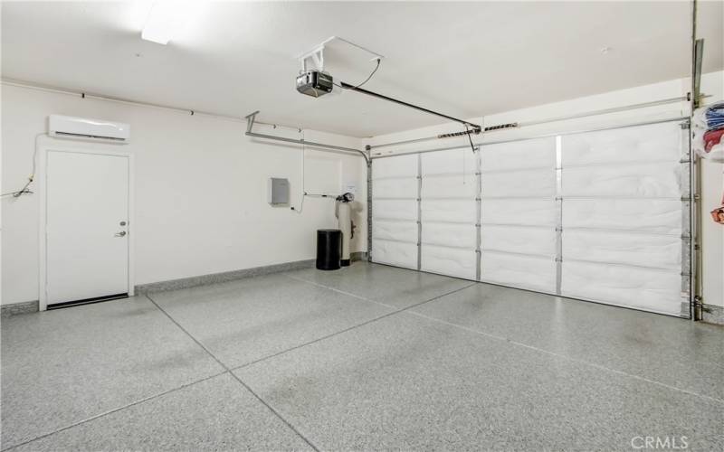 Fully Insulated Garage Door w/ EPOXY​​‌​​​​‌​​‌‌​​‌​​​‌‌​​​‌​​‌‌​​‌‌​​‌‌​​​​ Flooring