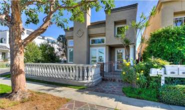 620 Avocado Avenue, Corona del Mar, California 92625, 2 Bedrooms Bedrooms, ,2 BathroomsBathrooms,Residential Lease,Rent,620 Avocado Avenue,OC24120618