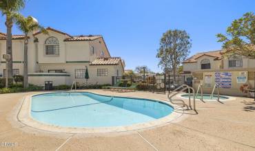 Courtyard - Pool