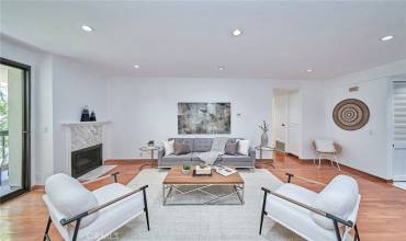 4477 Wilshire Boulevard 202, Los Angeles, California 90010, 2 Bedrooms Bedrooms, ,2 BathroomsBathrooms,Residential,Buy,4477 Wilshire Boulevard 202,GD24120088