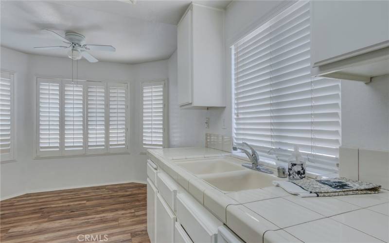 Kitchen sink and breakfast area