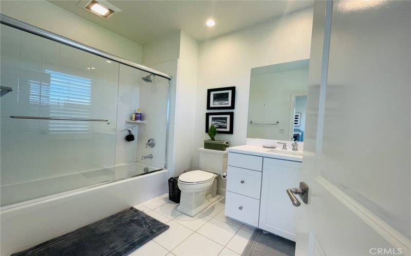 2nd bathroom