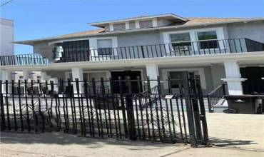 2515 S Catalina Street, Los Angeles, California 90007, 3 Bedrooms Bedrooms, ,2 BathroomsBathrooms,Residential Lease,Rent,2515 S Catalina Street,AR24134218