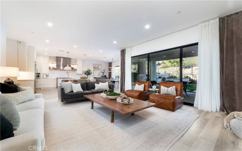 Open Floorplan to Kitchen