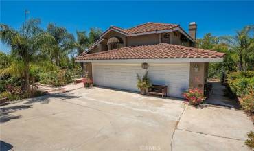 10750 Orchard View Lane, Riverside, California 92503, 4 Bedrooms Bedrooms, ,3 BathroomsBathrooms,Residential,Buy,10750 Orchard View Lane,IV24130381