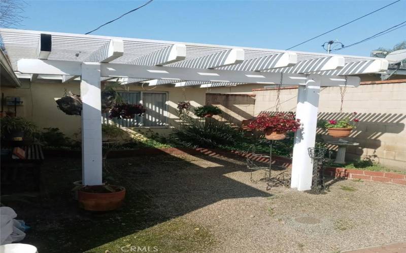 aluminum pergola backyard