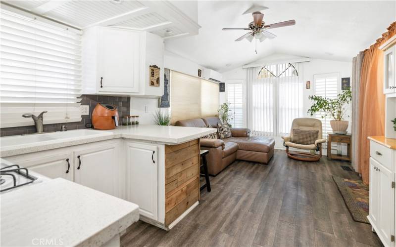 Kitchen dining room combo