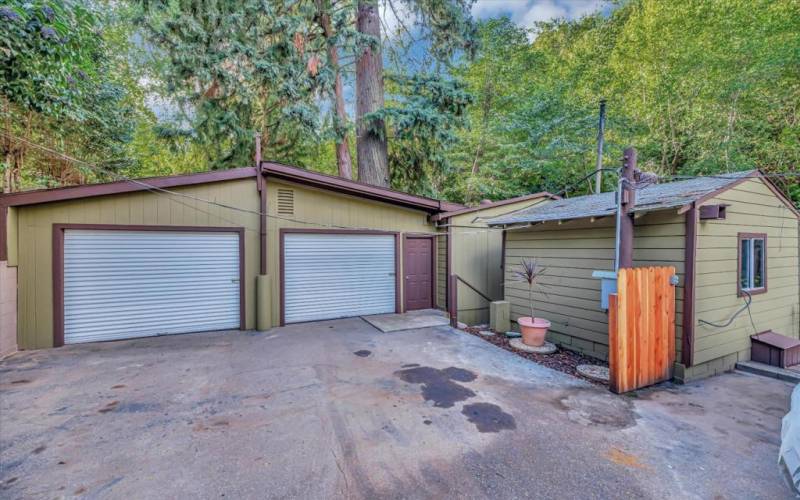 Detached Garage / Bonus Room / GeneratorShed