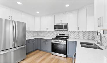 6740 Woodrow Wilson Drive, Los Angeles, California 90068, 2 Bedrooms Bedrooms, ,1 BathroomBathrooms,Residential,Buy,6740 Woodrow Wilson Drive,CV24132407