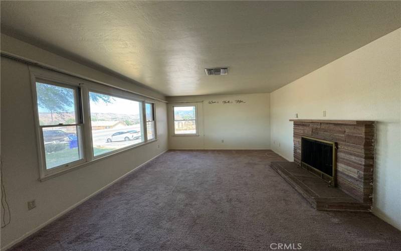 Living room w/ fireplace