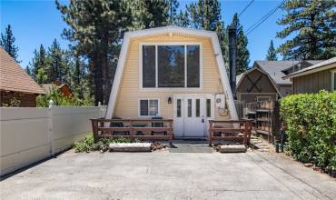 726 Elysian Boulevard, Big Bear City, California 92314, 2 Bedrooms Bedrooms, ,2 BathroomsBathrooms,Residential,Buy,726 Elysian Boulevard,CV24127798