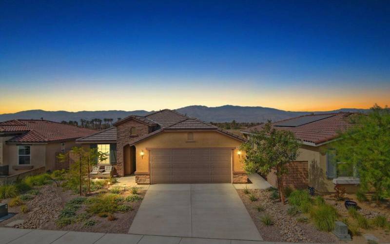 Dusk View of Home with Mountains in​​‌​​​​‌​​‌‌​​‌​​​‌‌​​​‌​​‌‌​​‌‌​​‌‌​​​​ the