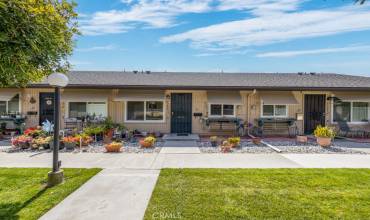 9908 3/4 Cedar Street, Bellflower, California 90706, 2 Bedrooms Bedrooms, ,1 BathroomBathrooms,Residential,Buy,9908 3/4 Cedar Street,RS24136331