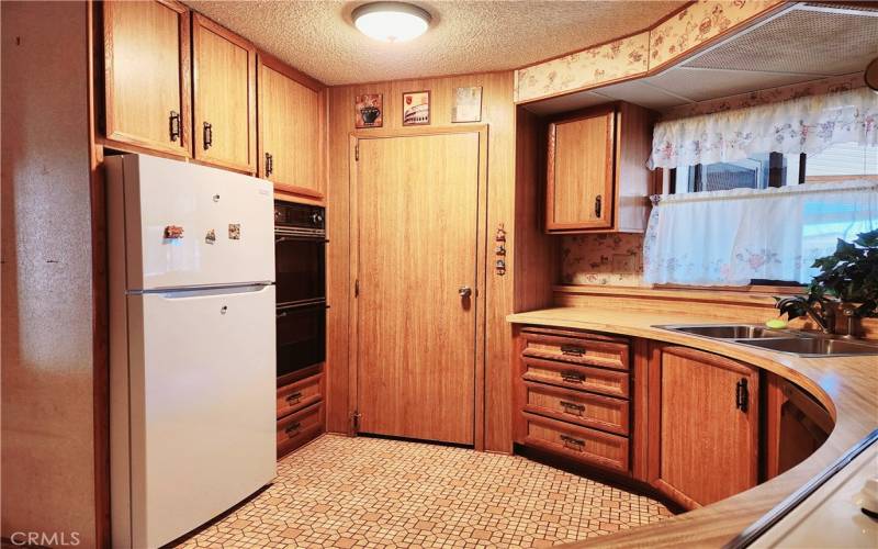 Kitchen, pantry area