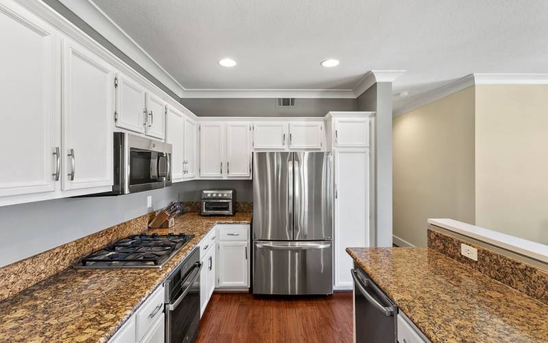 Newer appliances/hardware and  granite counters