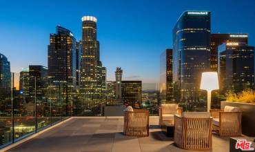 400 S Broadway 1901, Los Angeles, California 90013, 1 Bedroom Bedrooms, ,1 BathroomBathrooms,Residential,Buy,400 S Broadway 1901,24411259