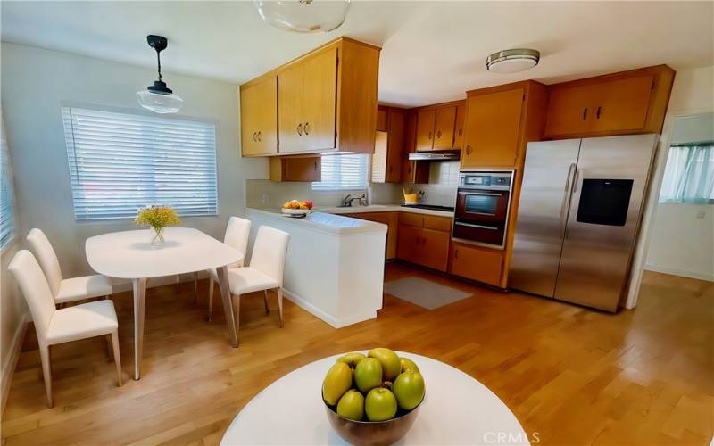 Kitchen/Dining Area