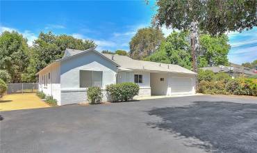 House with a Guest house. Option to rent together,either or both.