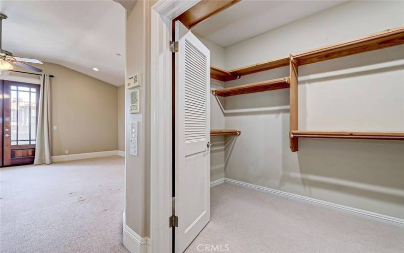 Oversized primary suite walk-in closet!