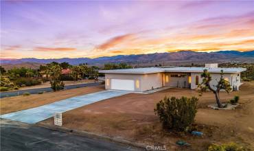 58871 Meredith Court, Yucca Valley, California 92284, 3 Bedrooms Bedrooms, ,2 BathroomsBathrooms,Residential,Buy,58871 Meredith Court,JT24137516