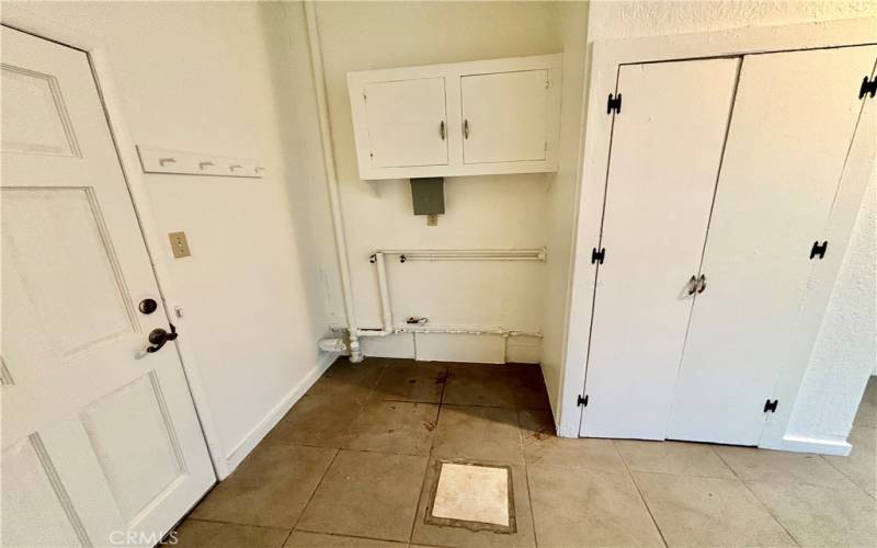 Laundry Room in Bedroom