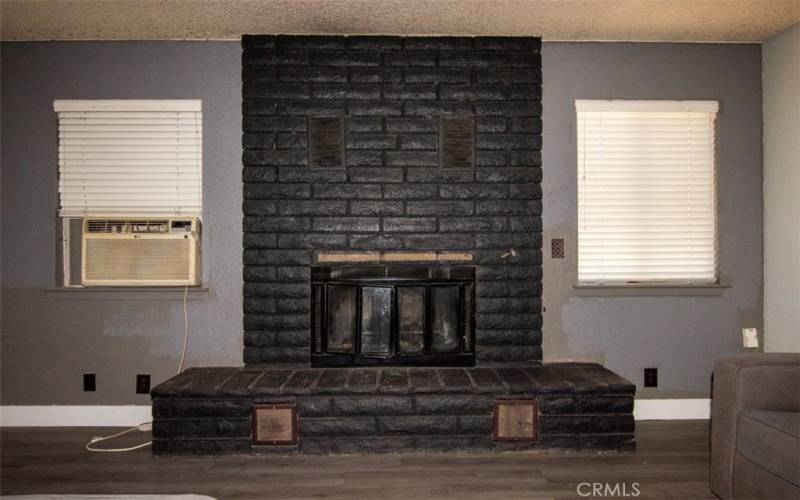 FIREPLACE IN GREAT ROOM