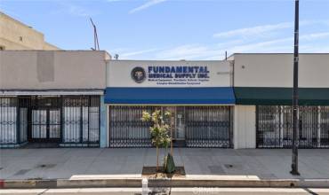 7114 Reseda Boulevard, Reseda, California 91335, ,Commercial Lease,Rent,7114 Reseda Boulevard,SR24134654