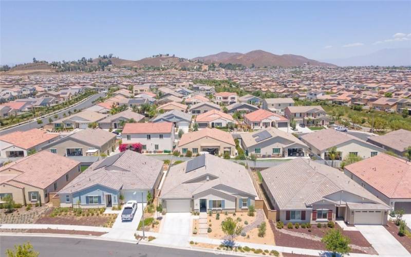 This vibrant community offers stunning mountain views and a picturesque neighborhood of well-maintained homes.