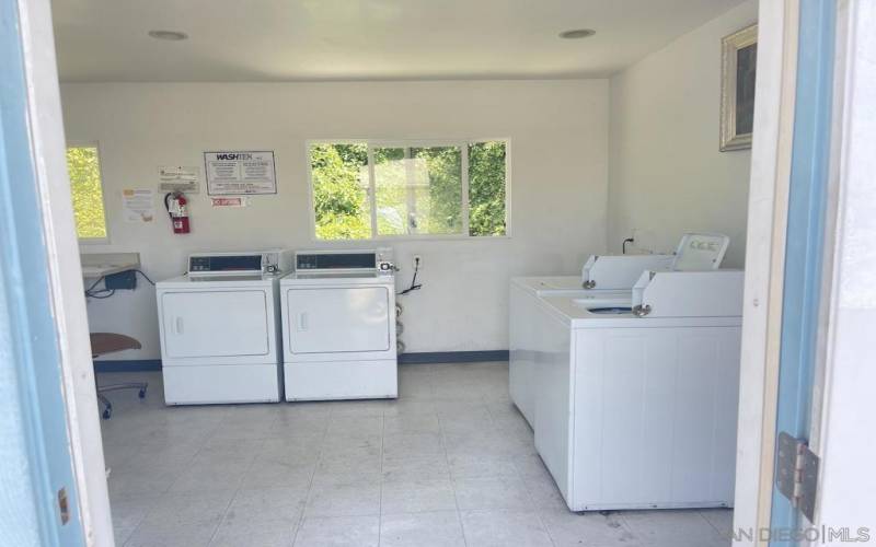 COMMUNITY LAUNDRY ROOM