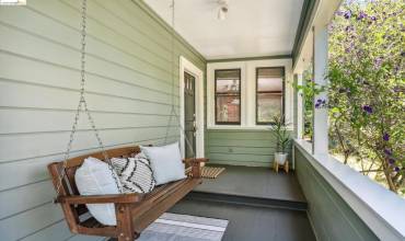 5109 Lawton Ave, Oakland, California 94618, 2 Bedrooms Bedrooms, ,1 BathroomBathrooms,Residential,Buy,5109 Lawton Ave,41065522