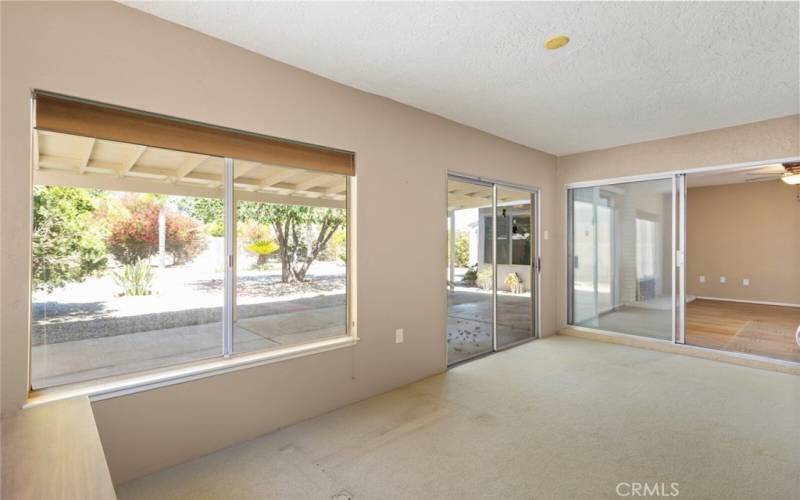 Lanai showing door to family room