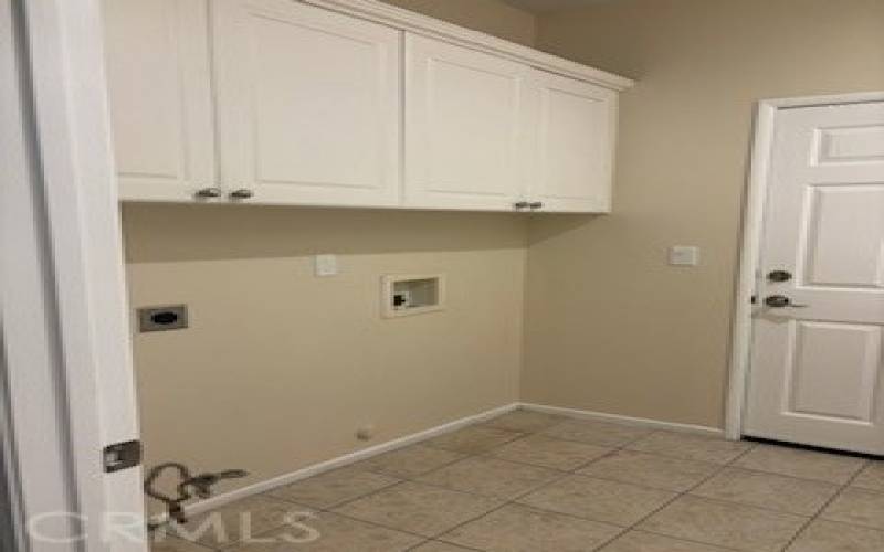 Storage above laundry area