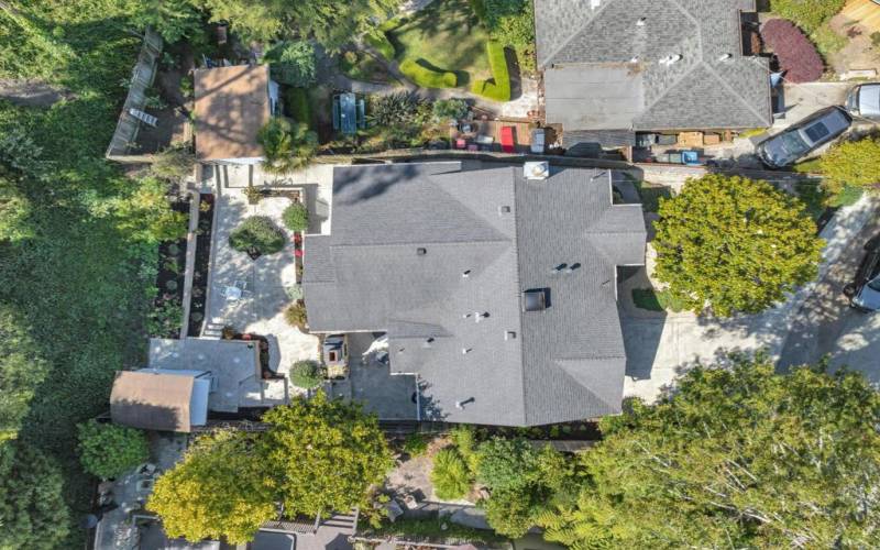 Aerial view of the front, side, and rear yard