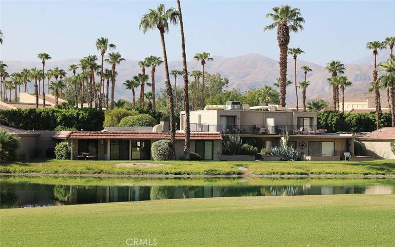 Golf course & Mountain view!