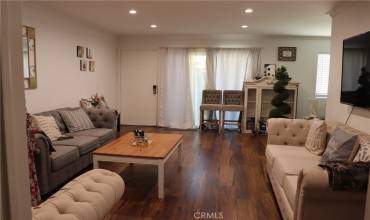 121 Sinclair Avenue 120, Glendale, California 91206, 2 Bedrooms Bedrooms, ,1 BathroomBathrooms,Residential,Buy,121 Sinclair Avenue 120,BB24137855