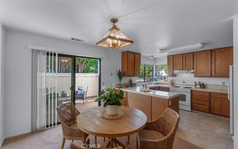 Dining Area opens to the Enclosed, Front Deck