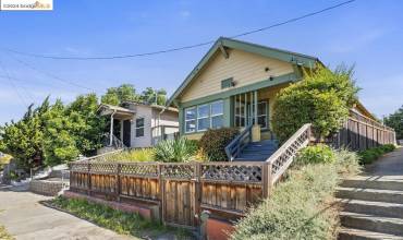 2346 E 22, Oakland, California 94601-1230, 3 Bedrooms Bedrooms, ,1 BathroomBathrooms,Residential,Buy,2346 E 22,41065532