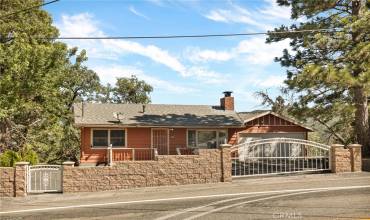 30400 Live Oak Drive, Running Springs, California 92382, 3 Bedrooms Bedrooms, ,3 BathroomsBathrooms,Residential,Buy,30400 Live Oak Drive,EV24139046