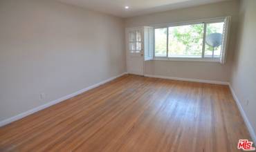 4007 Abourne Road D, Los Angeles, California 90008, 1 Bedroom Bedrooms, ,1 BathroomBathrooms,Residential,Buy,4007 Abourne Road D,24412469