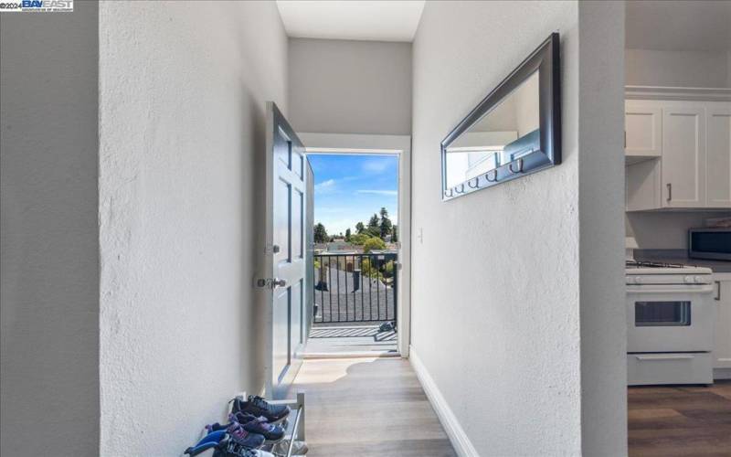 2nd Floor Entryway way