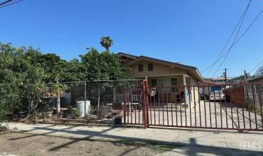 1315 E 68th Street, Los Angeles, California 90001, 6 Bedrooms Bedrooms, ,Residential Income,Buy,1315 E 68th Street,SR24139457