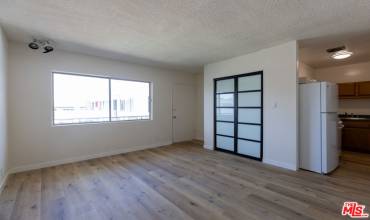 1295 FEDERAL Avenue 19, Los Angeles, California 90025, 2 Bedrooms Bedrooms, ,1 BathroomBathrooms,Residential Lease,Rent,1295 FEDERAL Avenue 19,23301369