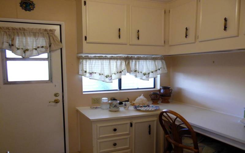 Utility Room w/desk