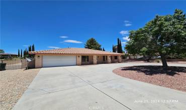 13425 Rincon Road, Apple Valley, California 92308, 4 Bedrooms Bedrooms, ,2 BathroomsBathrooms,Residential,Buy,13425 Rincon Road,HD24129226