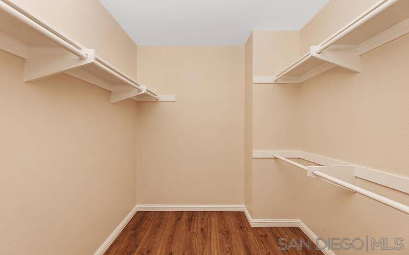 Walk-in Closet